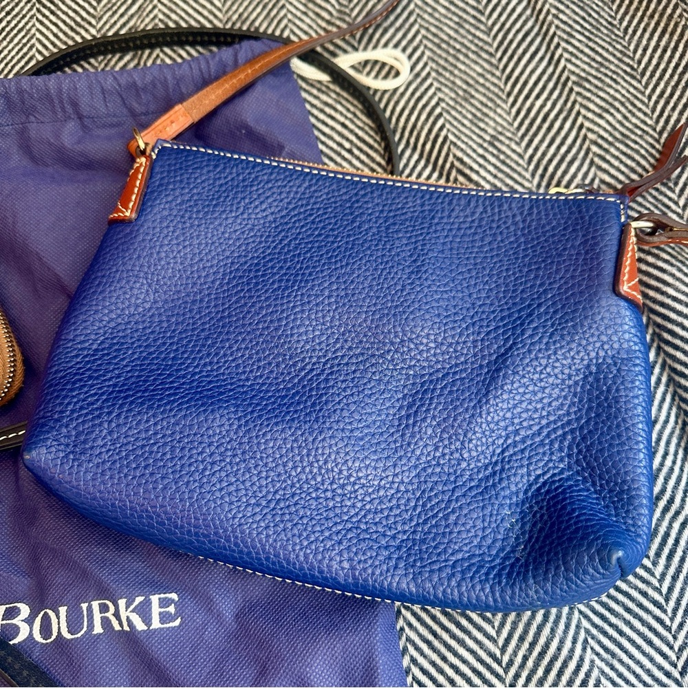 DOONEY & BOURKE lot of 3 items: purse, wallet, travel bag, wristlet, crossbody - Picture 10 of 12